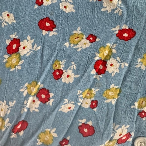 Cute, fun crop! Great condition - Picture 2 of 2